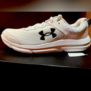 Men’s Under Armour Charged Asserts